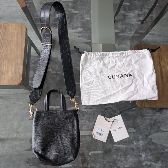 Cuyana black Easy Phone Tote (Pebbled/Croco) - Picture 3 of 10